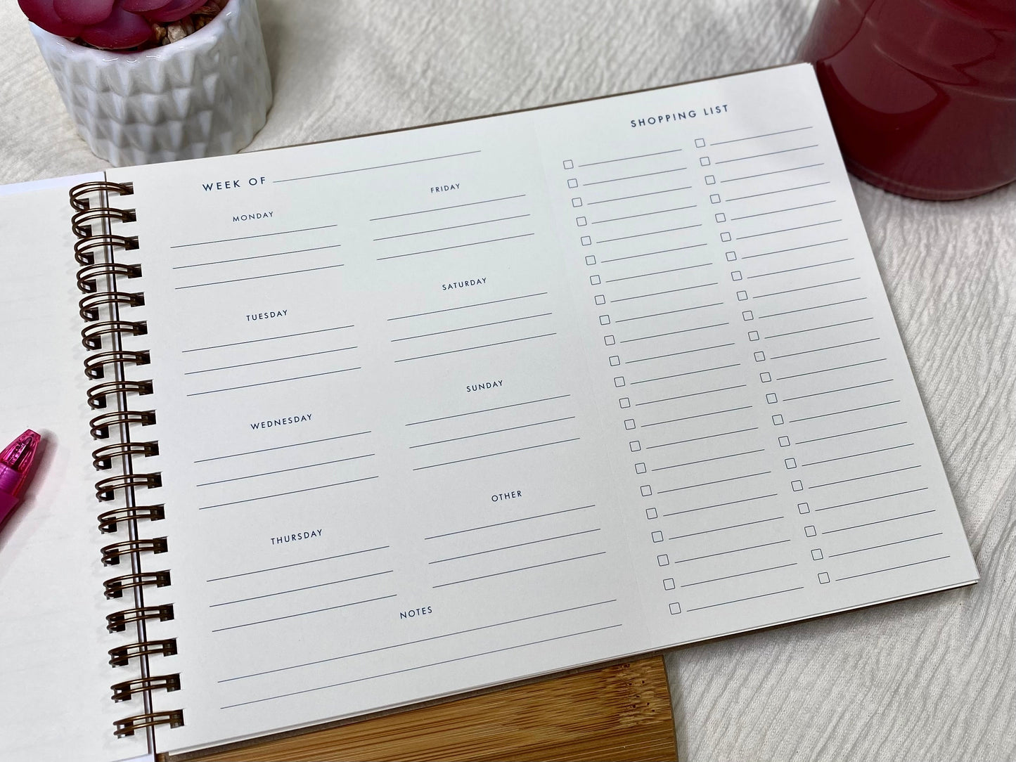 Retro Weekly Meal Planner in peach