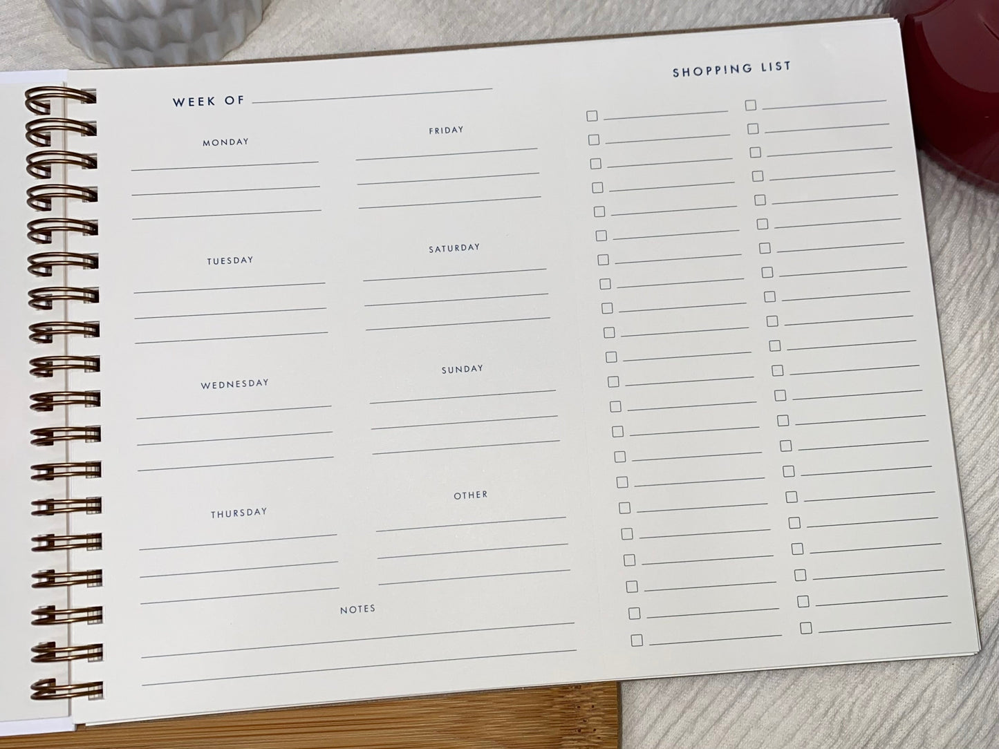 Retro Weekly Meal Planner in peach