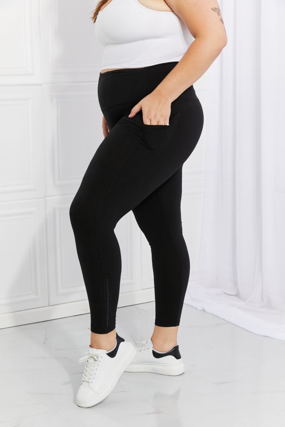 Strengthen and Lengthen Reflective Dot Active Leggings